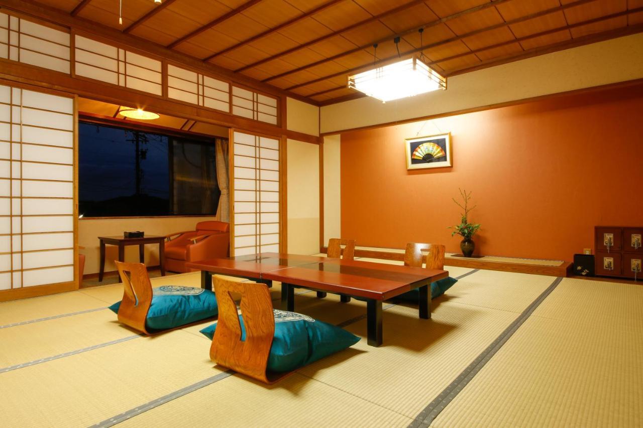 Hokuriku Yamashiro Onsen Hotel Kikyou Kaga  Buitenkant foto